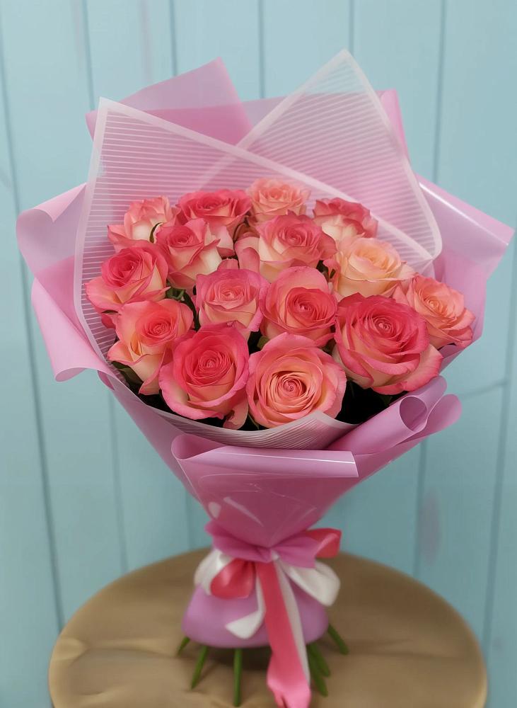 Букет 15 Розовых роз Равель в Шахтёрске