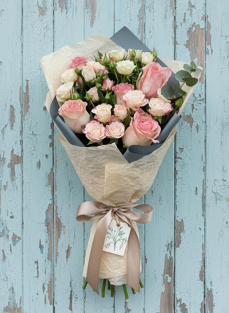 Букет цветов из: Розы в Шахтёрске