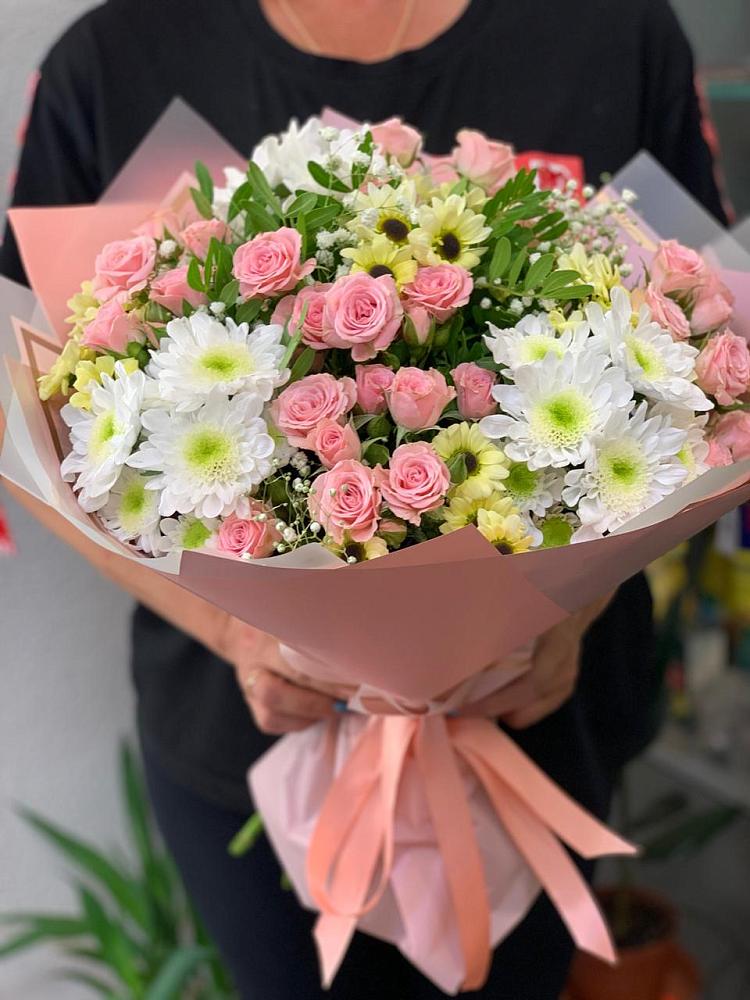 Букет цветов из: Розы и Хризантемы в Шахтёрске