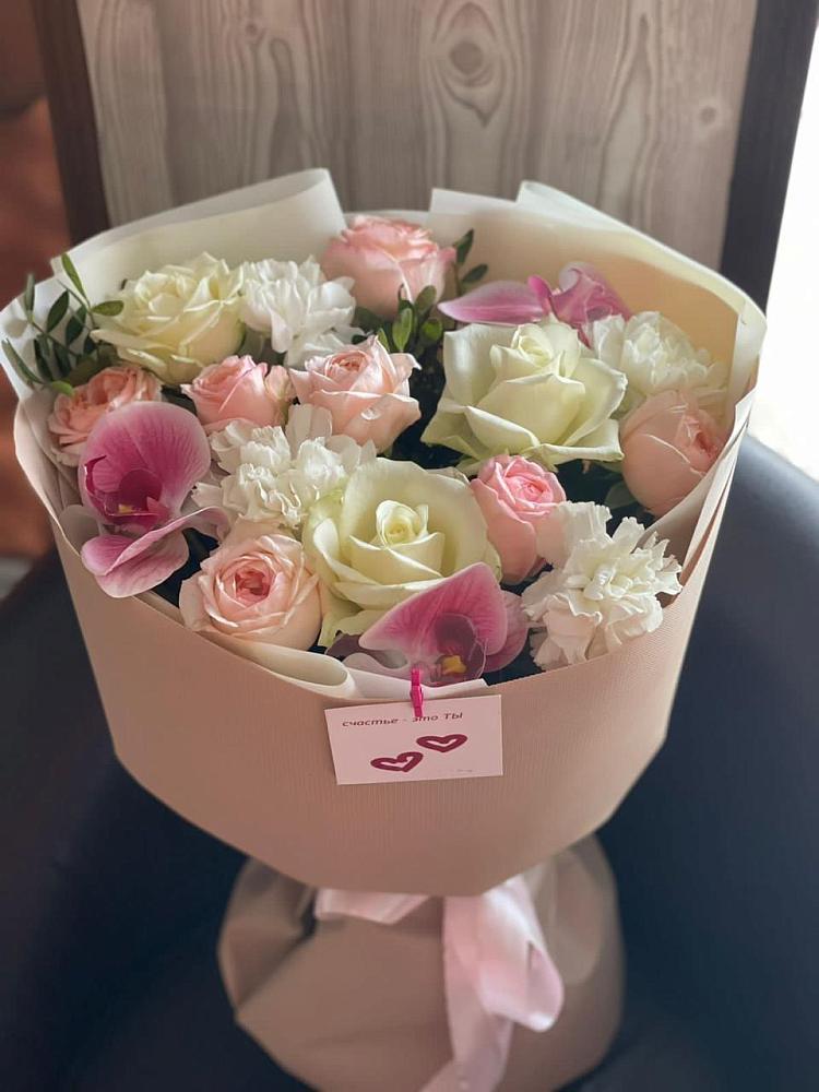 Букет цветов из: Орхидеи, Розы и Гвоздики в Шахтёрске