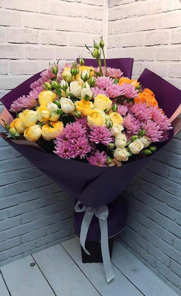 Букет цветов из: Хризантемы и Розы в Шахтёрске
