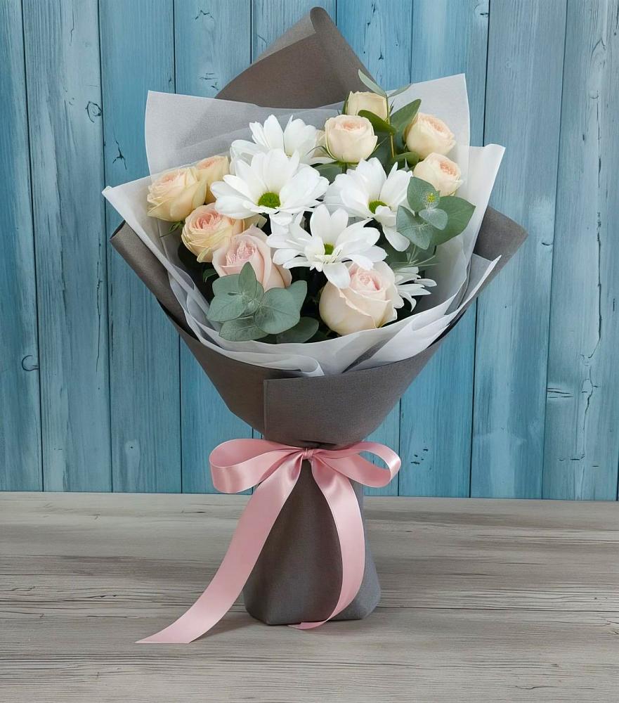 Букет цветов из: Хризантемы и Розы в Шахтёрске