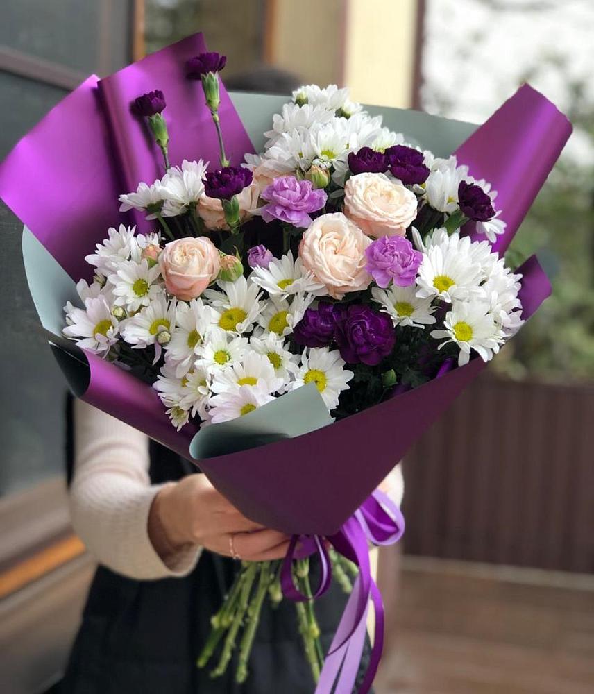 Букет цветов из: Хризантемы, Гвоздики и Розы в Шахтёрске