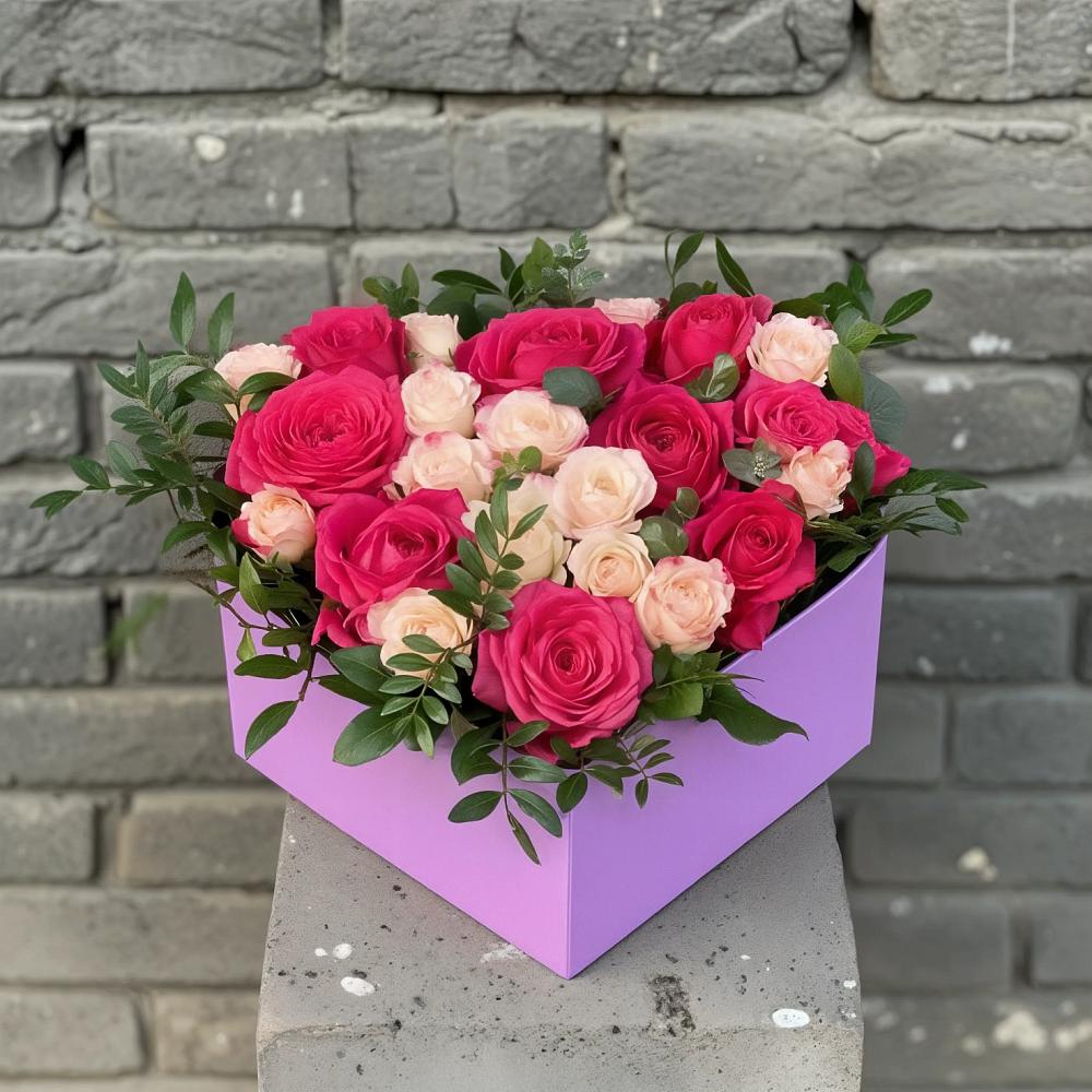 Цветочная композиция из Розы в коробке в Шахтёрске