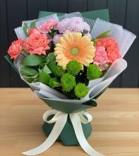 Букет цветов из:  Гвоздики, Розы, Герберы и Хризантемы #REPLACE_PRED# Шахтёрске