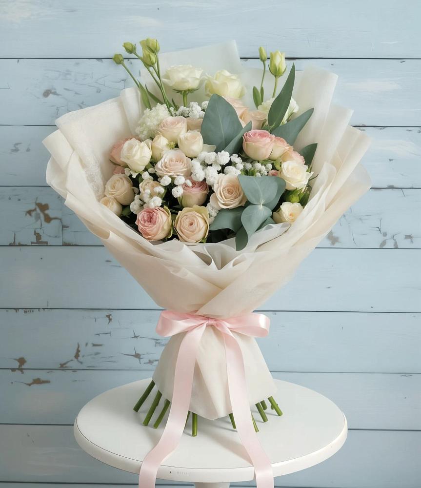 Букет цветов из: Розы и Лизиантусы в Шахтёрске