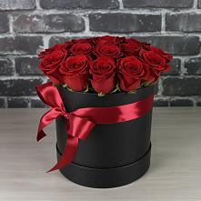 Цветочная композиция из Розы в шляпной коробке в Шахтёрске