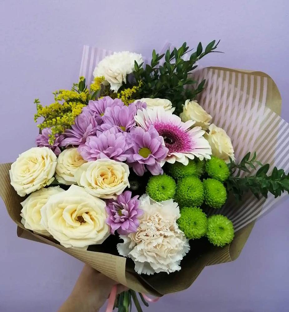 Букет цветов из: Хризантемы, Розы, Гвоздики и Герберы в Шахтёрске