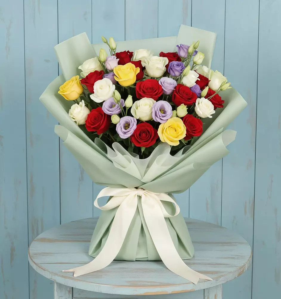 Букет цветов из: Розы в Шахтёрске