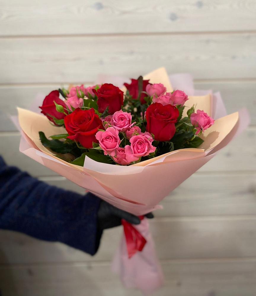 Букет цветов из: Розы в Шахтёрске