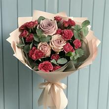 Букет цветов из:  Гвоздики и Розы в Шахтёрске