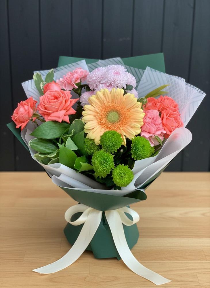 Букет цветов из: Гвоздики, Розы, Герберы и Хризантемы в Шахтёрске