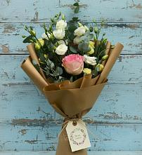 Букет цветов из:  Розы и Лизиантусы в Шахтёрске